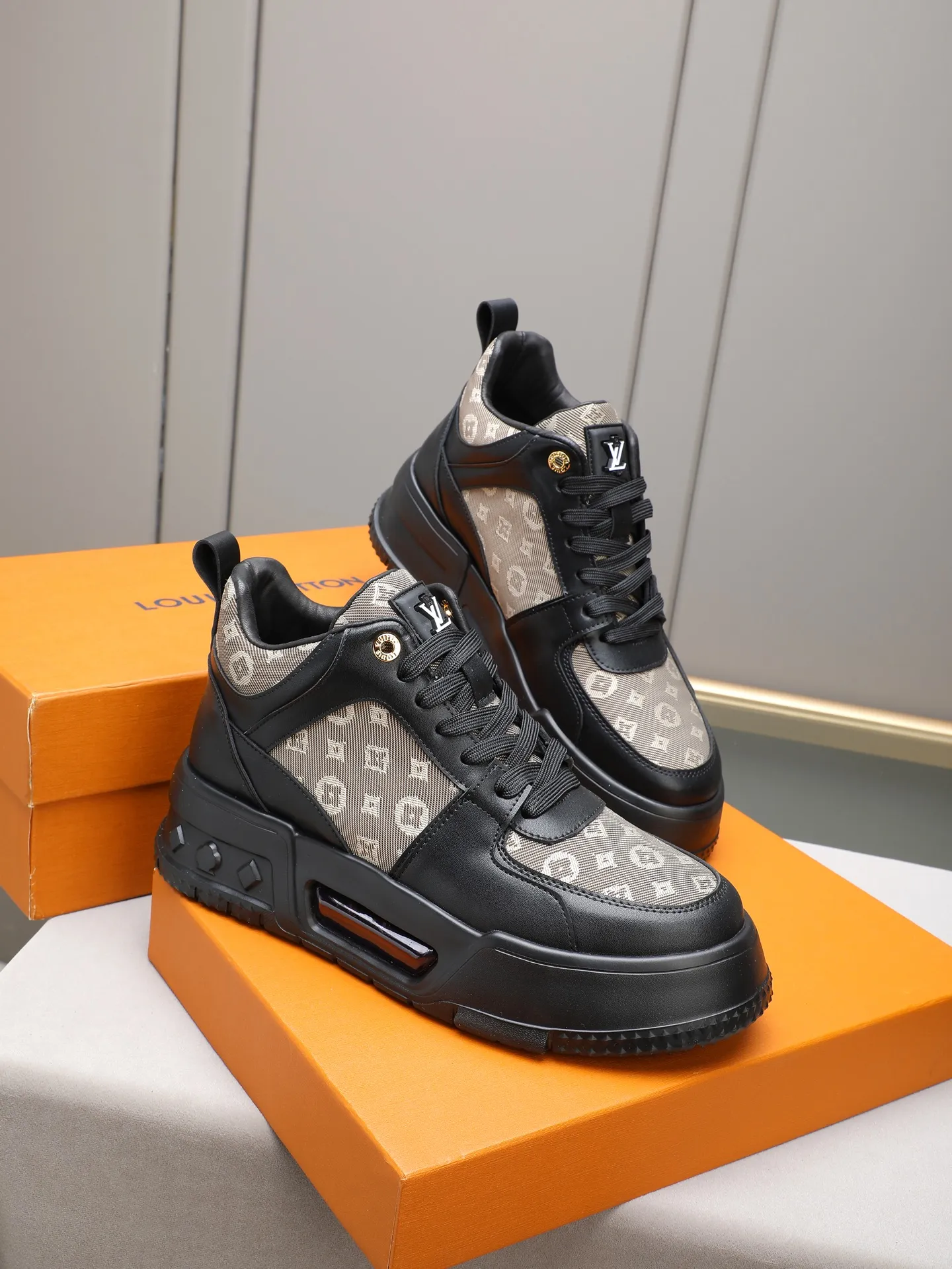 PP460 High Top Men's [LV] Autumn and winter high top classic hot style💝 👣👣Perfect last shape, beautiful design style 💋 💋This winter is no longer cold😢😢Cow leather➕LV special material➕Breathable sheep lining➕Non-slip and wear-resistant foam air cushion outsole🎩A must-have for fashionable men❗Number: 38-44 (45 custom-made) The real thing looks better🎬The real thing looks better👅, 5 colors to choose from